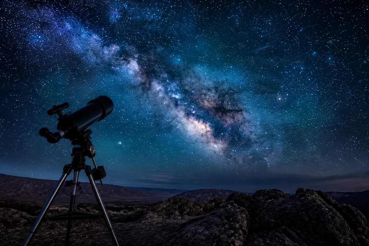 Telescope pointed at the Milky Way